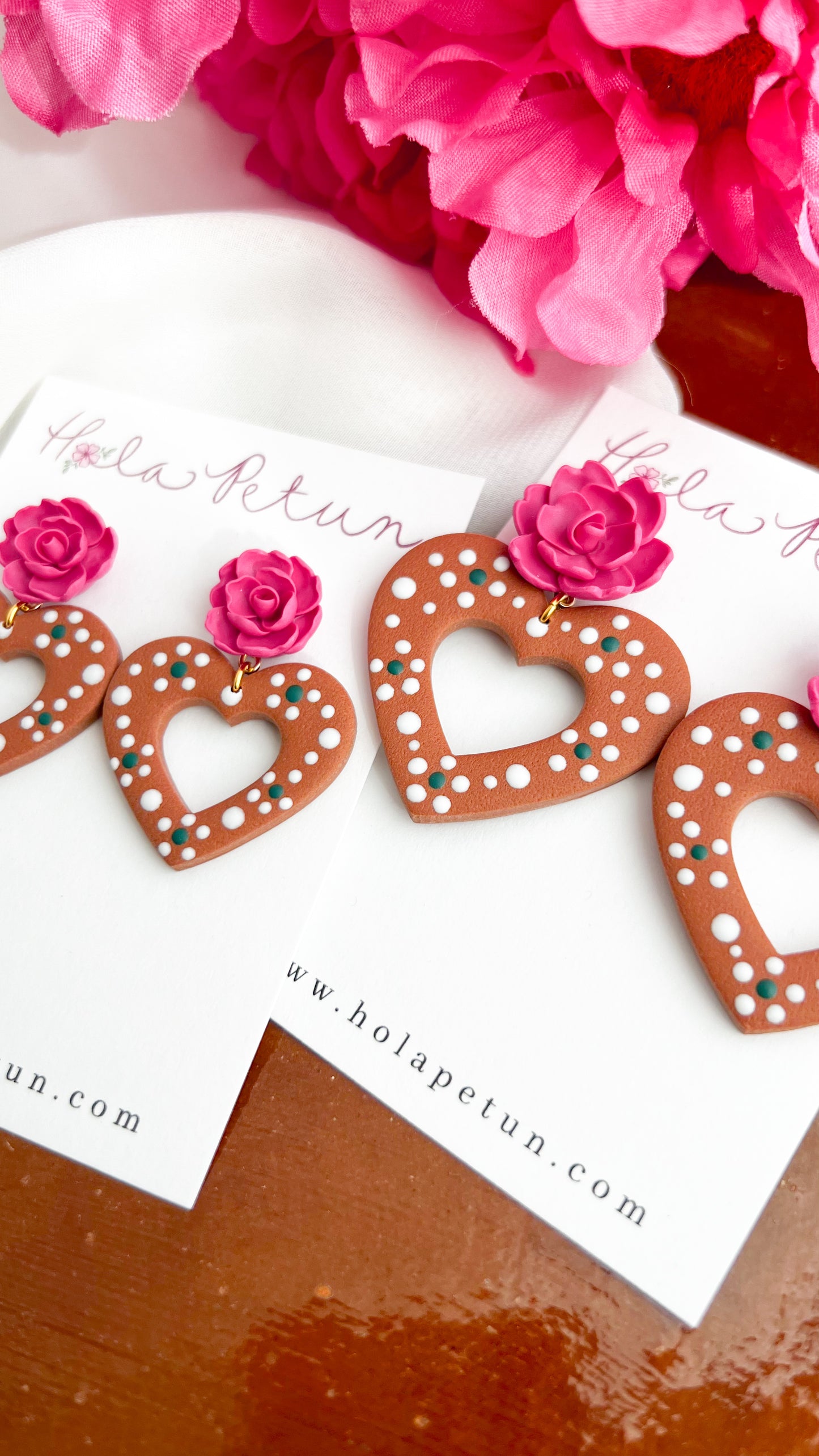Olla De Barro Hollow Heart Earrings