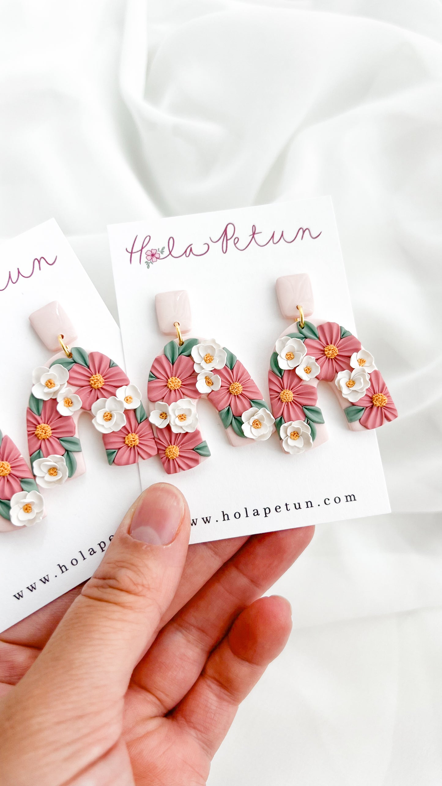 Pink Daisy Flower Arches