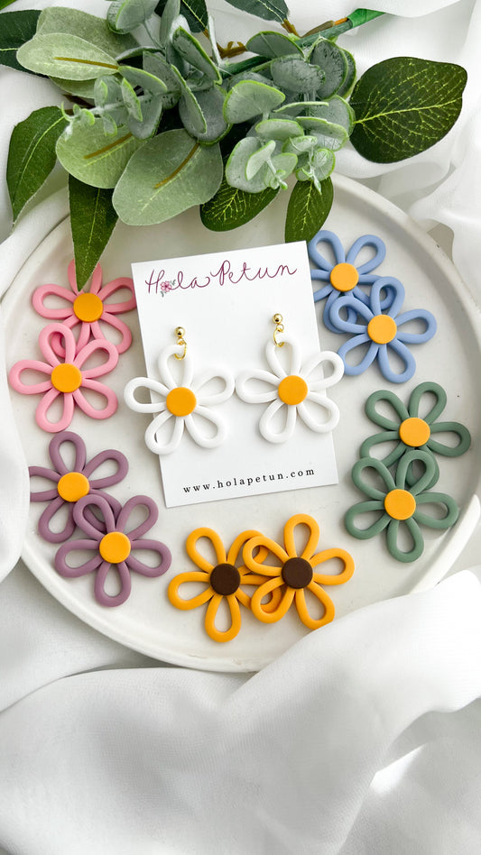 Daisy Outline Earrings